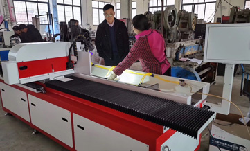 自動(dòng)鉆孔機(jī)的操作簡(jiǎn)單到你不敢想像！