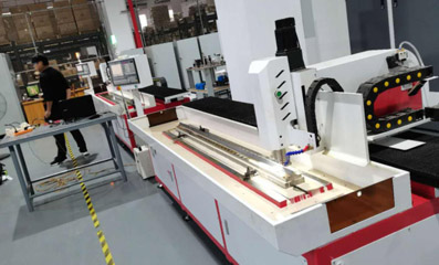 多米自動(dòng)鉆孔機(jī)：多維度性能突破